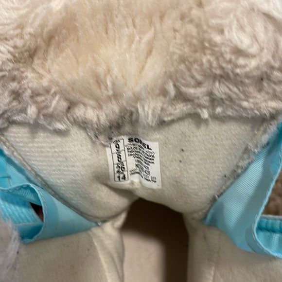 Sorel kids boots size 9 - Picture 2 of 2